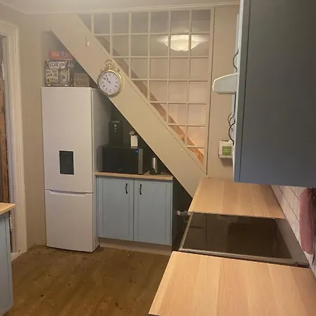 Big City Central / Balcony Apartment *