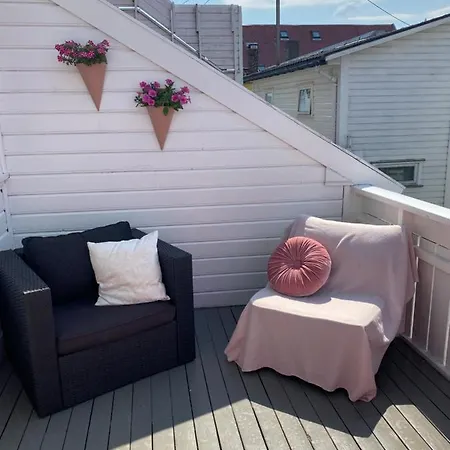 Big City Central / Balcony *